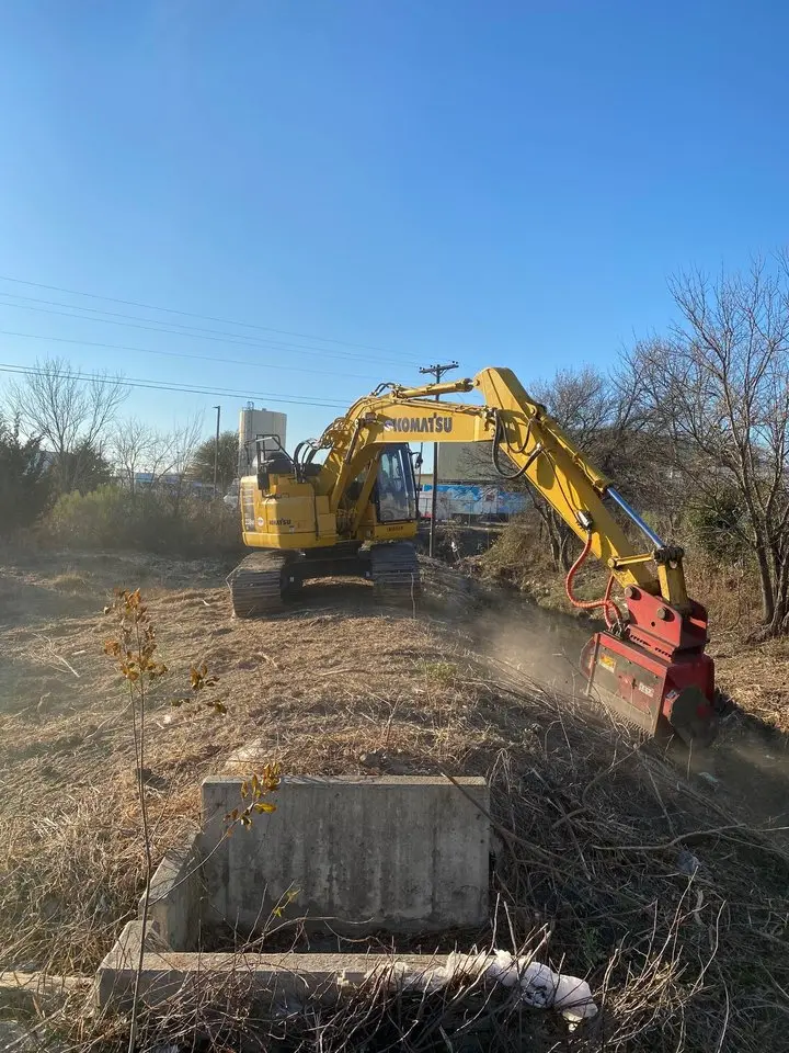 Apache Mulching land clearing equipment working Bell County acreage
